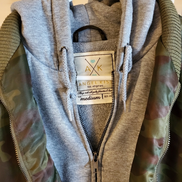 Camo and grey jacket with hood - Picture 2 of 3